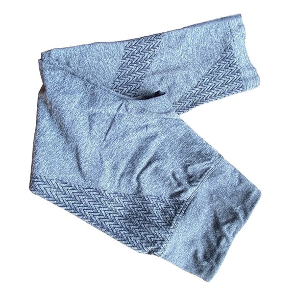 Lorna Jane Gray Seamless Capri Leggings Size Medium - Picture 12 of 12